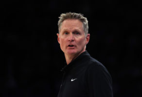 Steve Kerr durante un partido